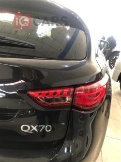 Infiniti QX70